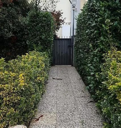 Camera A 10 Minuti Dal Policlinico Ed Eni Gasthuis